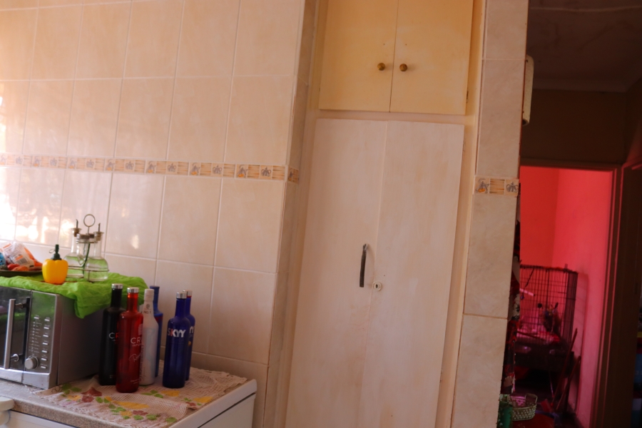 2 Bedroom Property for Sale in Louwville Western Cape